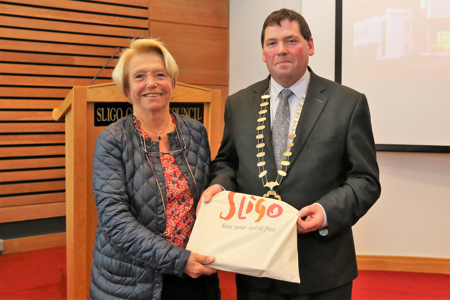 Cathaoirleach Welcomes Guests from Kempten and Crozon  Photo 9